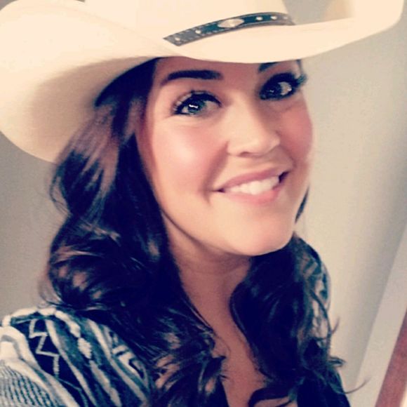 Meet your Posher, Brittany - Picture 1 of 1